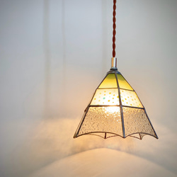 ステンドグラスのペンダントランプ 5枚の花びら、 ホワイト シーリング