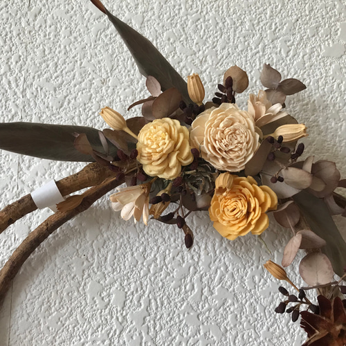 SALE♬（4800円⇒4000円）自由なスタイルで飾れるカズラのリース