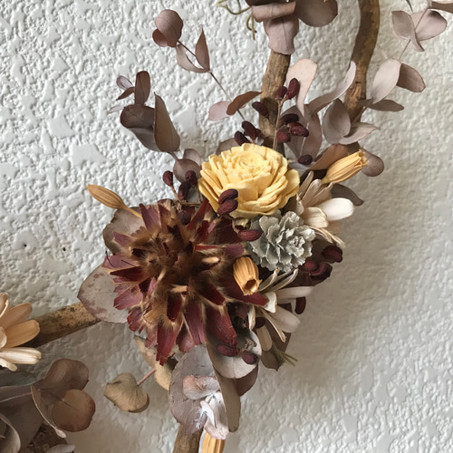 SALE♬（4800円⇒4000円）自由なスタイルで飾れるカズラのリース