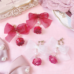 キラキラビジューとさくらんぼのピアス/イヤリング ベリー リボン