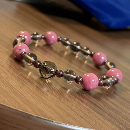 ロードナイト、ワインレッドガーネット、スモーキークォーツの  