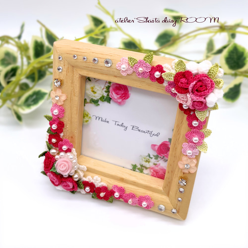 メッセージ入れ可｜花のミニフォトフレーム（壁掛け）｜かぎ針編み