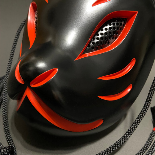 狐面(黒×赤） その他ファッション 朧 通販 1014637｜Creema