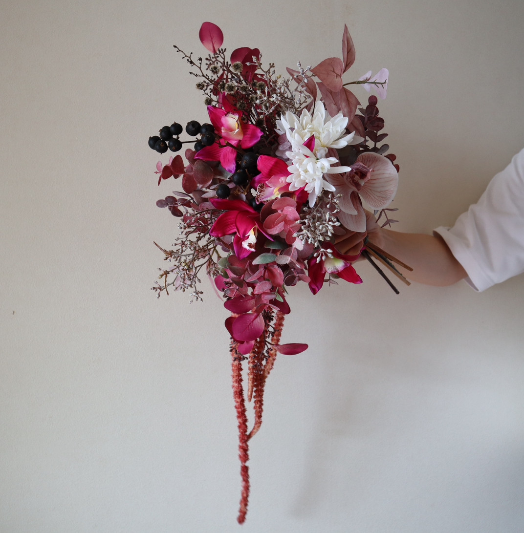 【人気】モーヴピンクのトレンド横抱きブーケ♡ アーティフィシャルフラワー ウェディングブーケ        Ω