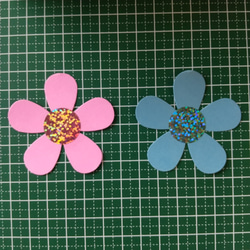 クラフトパンチ壁面飾り#589　　 お花10枚 カラーMIX ホログラム 4枚目の画像