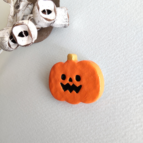 陶ブローチ【Halloween かぼちゃ】 3枚目の画像