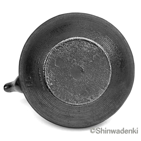南部鐵器 鐵瓶 鐵壺 糸目 （黑色）1.5L 第7張的照片