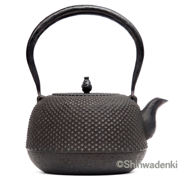 成龍堂鋳造所 齋峰作 南部鉄器 鉄瓶 丸南部アラレ1.8L 内面漆 成龍堂鋳造所 齋峰作 南部鉄器 鉄瓶 丸南部アラレ1.8L 内面漆
