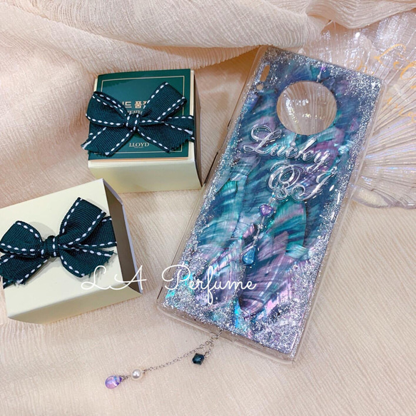 名入れ♡天然シェル キラキララメ✨ドロップハートチャーム 付き⭐︎グリーンブルー系カラー オリジナルケース スマホケース 5枚目の画像