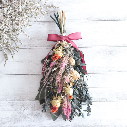 キャンドルケイトウ＆紅花のユーカリスワッグ＊プリザーブドフラワー