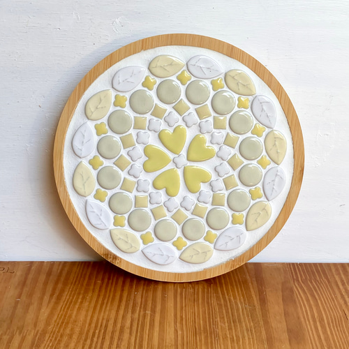 お花と葉っぱの優しい鍋敷き ミントなグリーン 美濃焼モザイクタイル