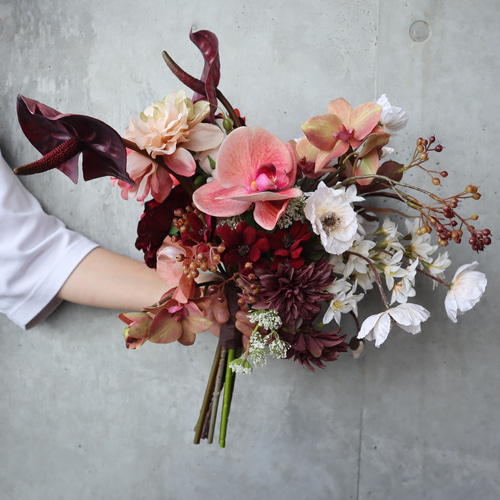 人気デザイン】大人花嫁のピンク＆バーガンディワインレッドのアーティ