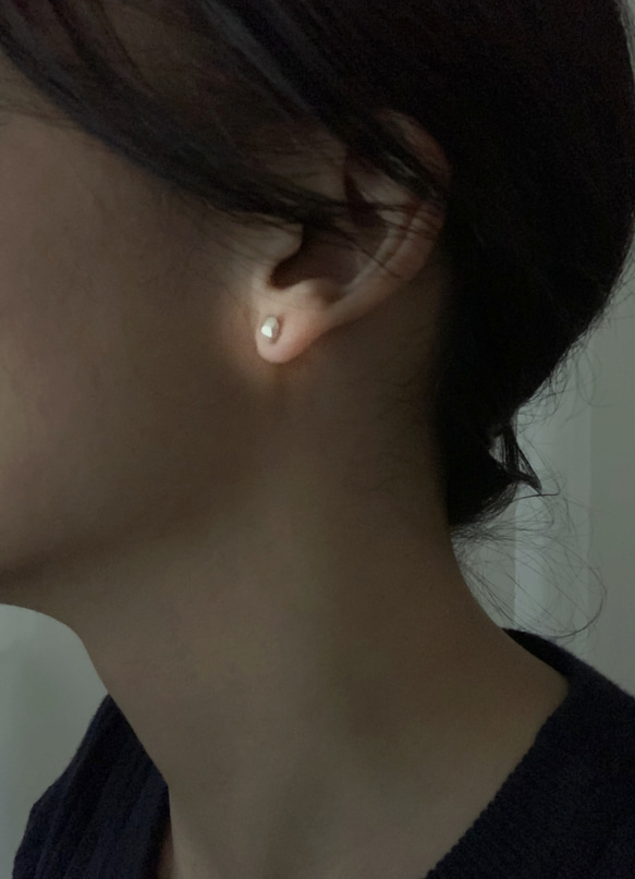 【Pt900】リフレクト: Pierced Earrings 3枚目の画像