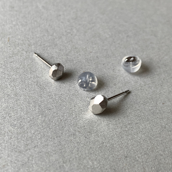 【Pt900】リフレクト: Pierced Earrings 2枚目の画像