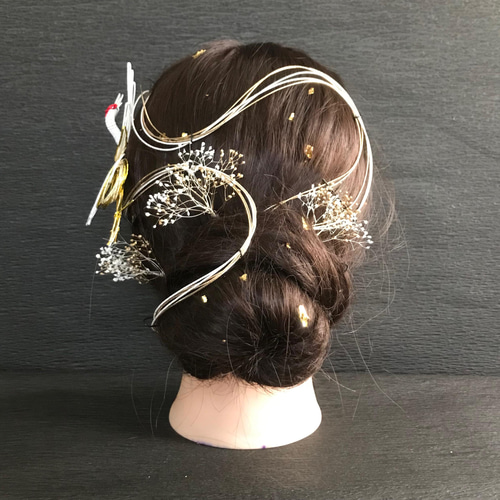 特集掲載作品】 鶴 成人式 卒業式 人気髪飾り 水引アレンジ 金箔
