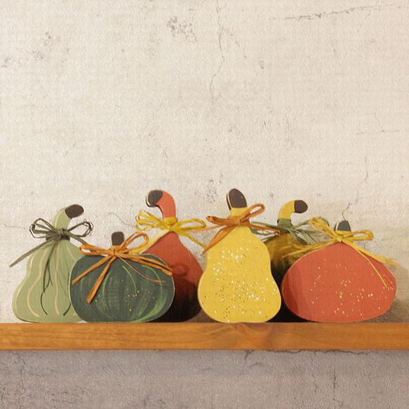 かぼちゃ 手描き ３個セット｜ハロウィン オブジェ 手描き 木製 デコレーション 秋 置物 ペイント 3枚目の画像