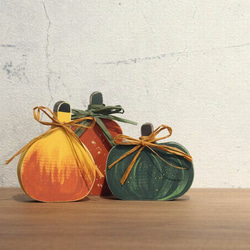 【送料無料】ハロウィン かぼちゃ ３個セット オブジェ 手描き 木製 デコレーション 秋 置物 ペイント 2枚目の画像