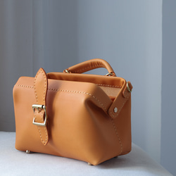 【Kansen-ha】非常受歡迎！橫扣包，手工皮革單肩包，女士款，全手工縫製，母親節的完美之選。 第10張的照片