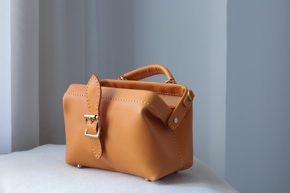 【Kansen-ha】非常受歡迎！橫扣包，手工皮革單肩包，女士款，全手工縫製，母親節的完美之選。 第10張的照片