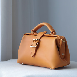 【Kansen-ha】非常受歡迎！橫扣包，手工皮革單肩包，女士款，全手工縫製，母親節的完美之選。 第3張的照片