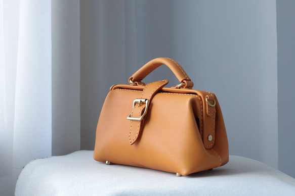 【Kansen-ha】非常受歡迎！橫扣包，手工皮革單肩包，女士款，全手工縫製，母親節的完美之選。 第3張的照片