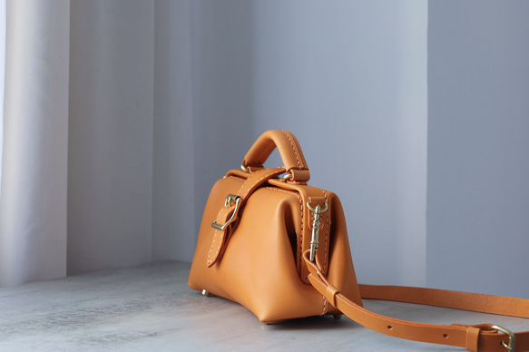 【Kansen-ha】非常受歡迎！橫扣包，手工皮革單肩包，女士款，全手工縫製，母親節的完美之選。 第16張的照片