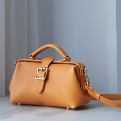 【Kansen-ha】非常受歡迎！橫扣包，手工皮革單肩包，女士款，全手工縫製，母親節的完美之選。 第13張的照片