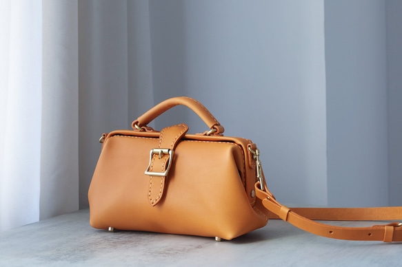 【Kansen-ha】非常受歡迎！橫扣包，手工皮革單肩包，女士款，全手工縫製，母親節的完美之選。 第13張的照片