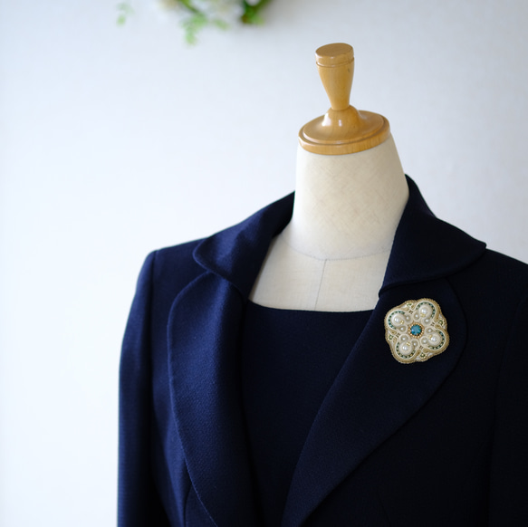 ソウタシエ　クリスタルパールのブローチにもなるネックレス/クリームベージュ/クリームグリーン|soutache 2枚目の画像