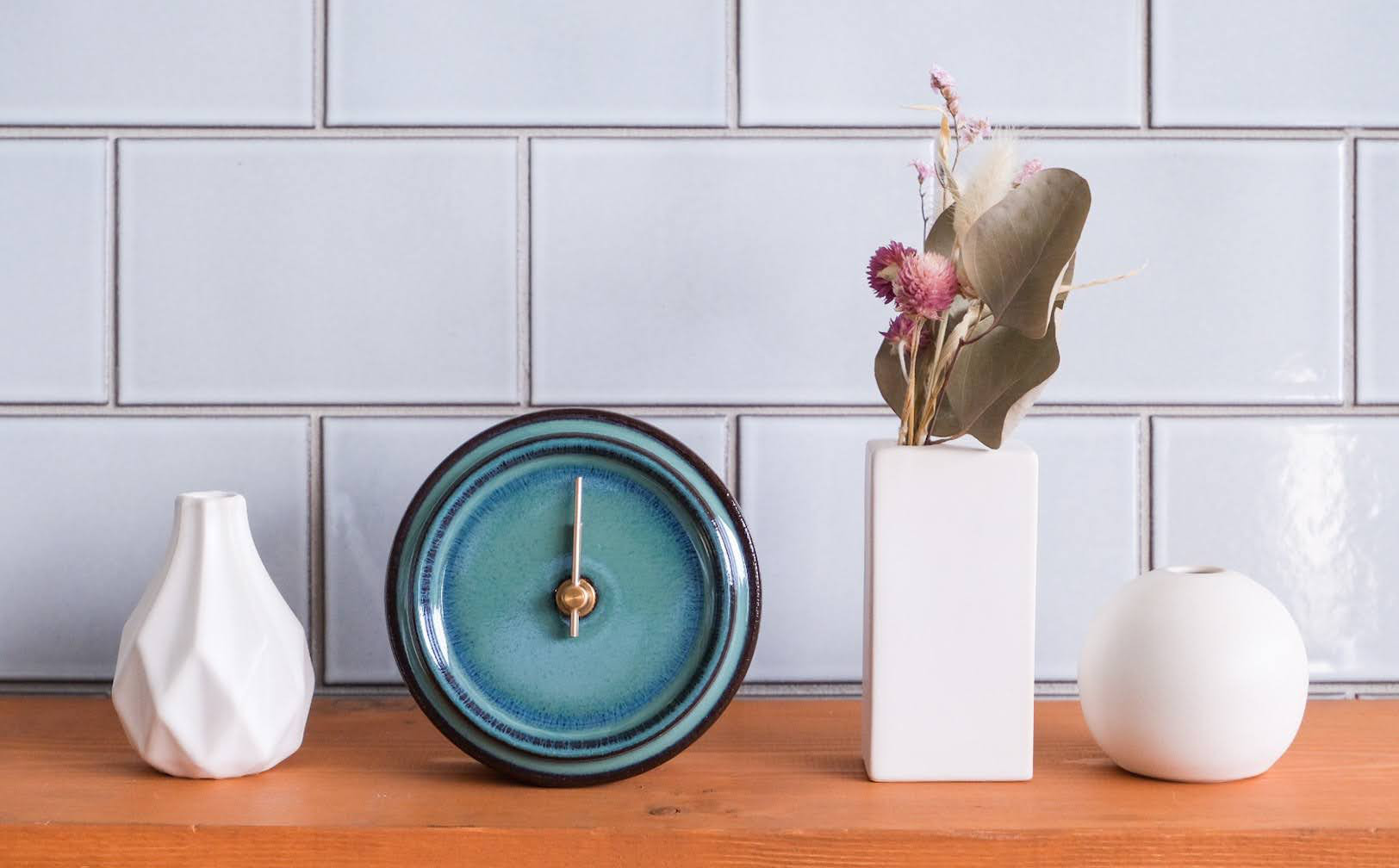 陶器と木の掛け置き時計　2WAY TILE WOOD CLOCK　青なまこ釉