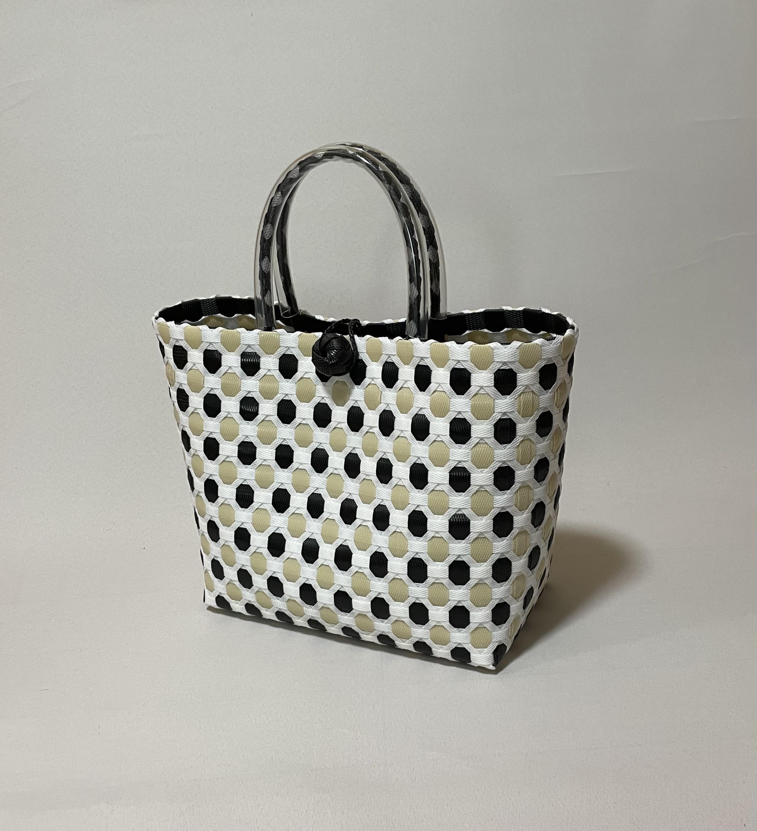 チェック柄 プラスチック製かごバッグ　woven チェック柄 プラスチック製かごバッグ - メルカリ