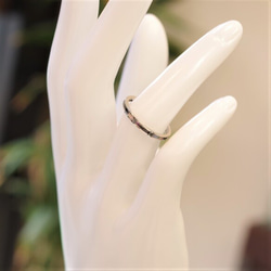 レインボーブラックシェルリング   肌に安心 アレルギーフリーなサージカルステンレス 刻印 名入れ ご褒美 7枚目の画像