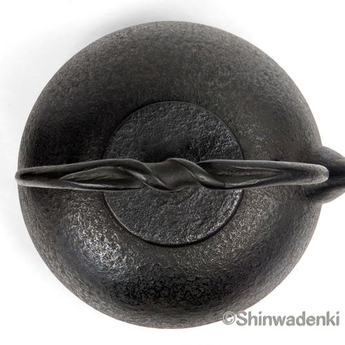 日本民藝館展入選作品 紅蓮堂 葛巻元作 南部鉄器 布団形鉄瓶 みのり