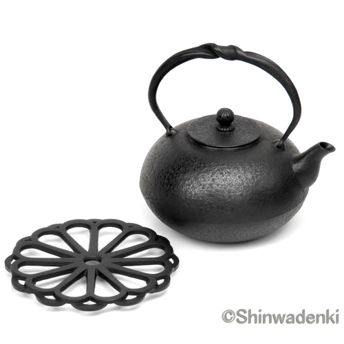 日本民藝館展入選作品 紅蓮堂 葛巻元作 南部鉄器 布団形鉄瓶 みのり