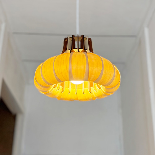 木製ペンダントライト「オニオン（ひのき）」 ｜木のあかり