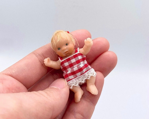 樹脂粘土ベビー　おしゃぶりベビー　女の子 おしゃぶりベビー 樹脂粘土ベビー おっとり女の子 （おしゃぶり