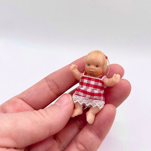 [すずちゃんドール]樹脂粘土ドール　樹脂粘土ベビー　モール布ボディの女の子 すずちゃんドール]女の子 樹脂粘土ドール 創作ドール サーニット