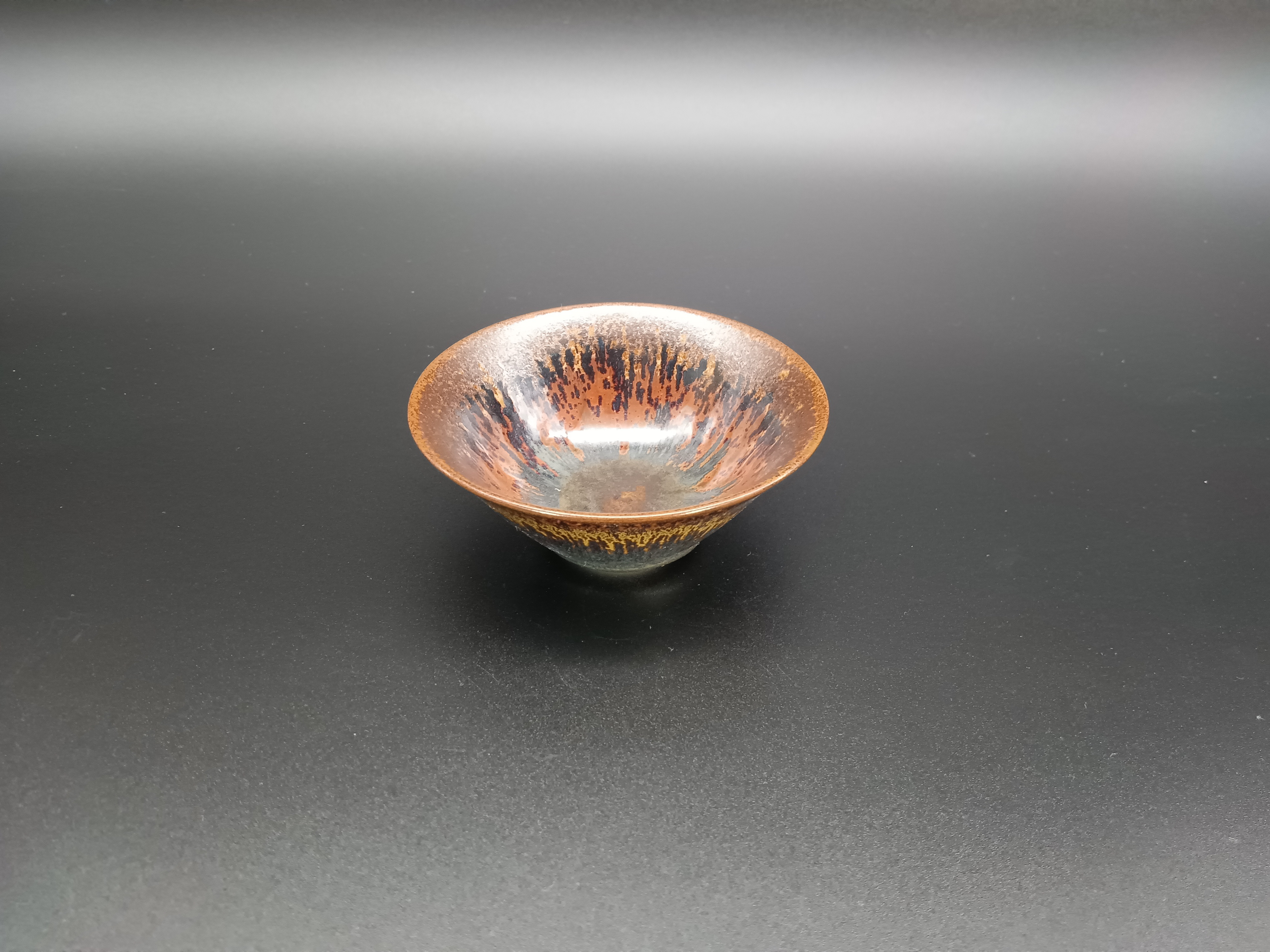 窯変天目盃　圓田拓男作　美術年鑑掲載作家【独自技法の希少な逸品】共箱　盃　酒器　有田焼　酒盃　ぐい呑　ぐい呑み　陶芸作家