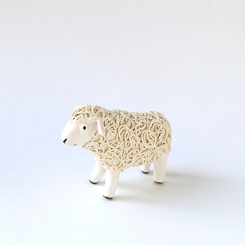くるくる巻き毛が可愛いヒツジさん（未） 干支ミニ置物 陶器 その他