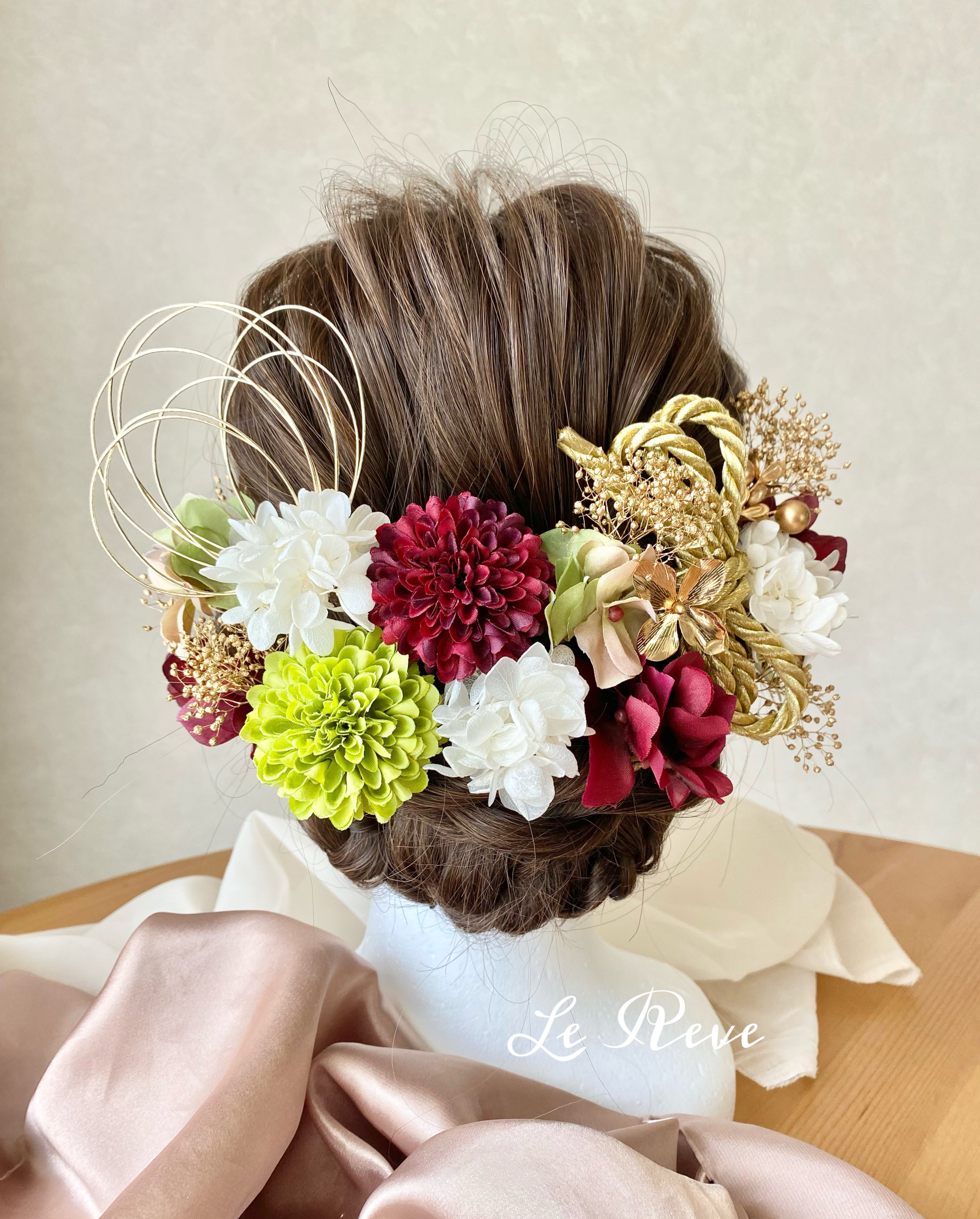 紐リボン×レッドグリーン髪飾り　成人式　卒業式　結婚式　振袖　袴　色打掛　和装　成人式髪飾り　結婚式髪飾り　赤　グリーン