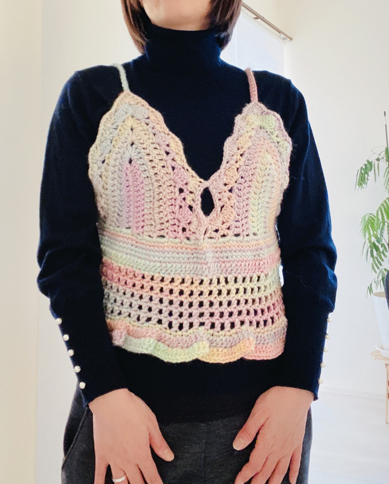 かぎ針編みで作ったニットビスチェ