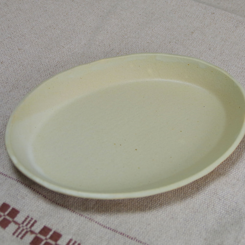 クリーム色の楕円皿 22.5×17.0×H2.8 長皿 詩季工房 通販｜Creema 