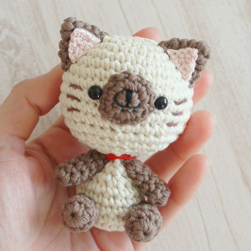 思わず笑顔になっちゃう♡おすわりシャム猫さん♪(ブラウン 思わず笑顔になっちゃう♡おすわりシャム猫さん♪(ブラウン