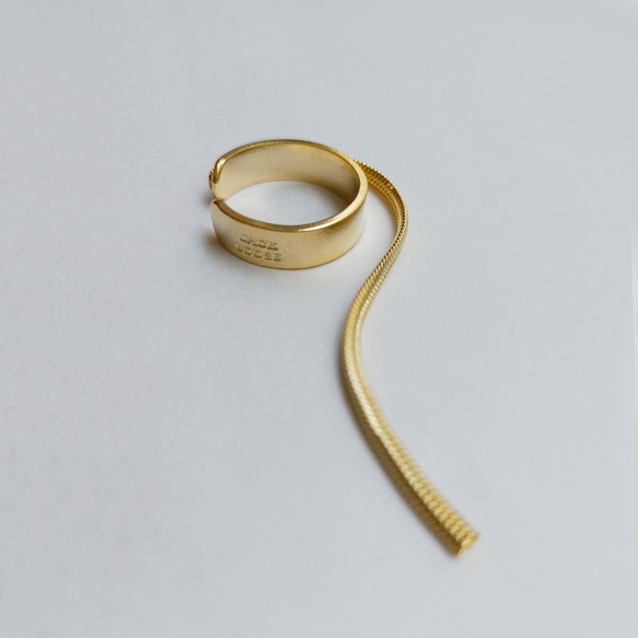 指輪にも使える 揺蕩む美ラインイヤーカフ　HAMILTONGOLD(K14gpニッケルフリー仕様) 1枚目の画像