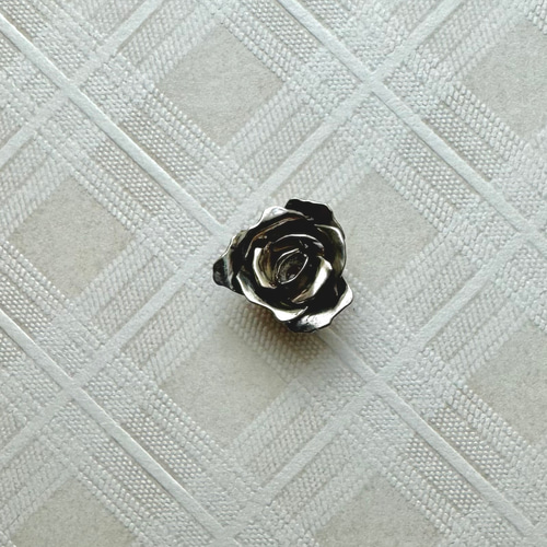バラ ピアス ペア 薔薇 silver925 シルバー 花 ピアス（スタッド・一粒