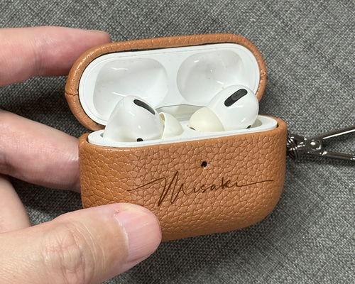 本物、AirPods Pro 早い者勝ち！オシャレなケース付き！ 467233d7f879db1cd1b80a7b2516f6