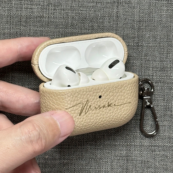 時尚 AirPods / Airpods Pro 保護殼，兼容無線充電，刻字，皮革，全保護殼 第9張的照片