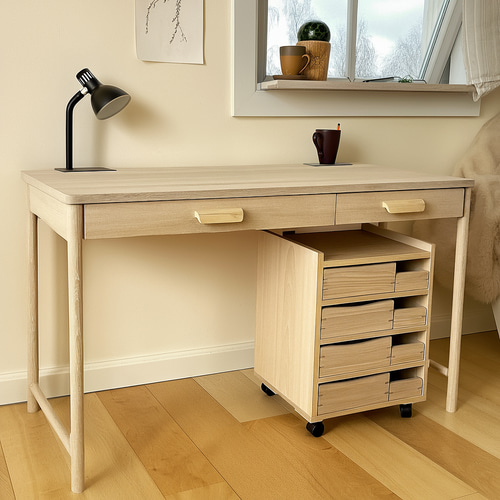 無垢材リビングデスク ～便利なコンセント付き～ 机・デスク ITSUKI