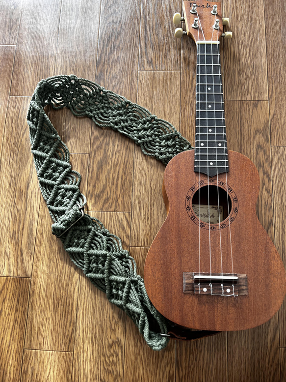 マクラメ編みのギターストラップ A 3枚目の画像