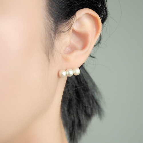 【501】３連パールのイヤリング／ピアス／コットンパール 3連コットンパールの〈ピアス/イヤリング〉 | Dua-アクセサリーパーツ